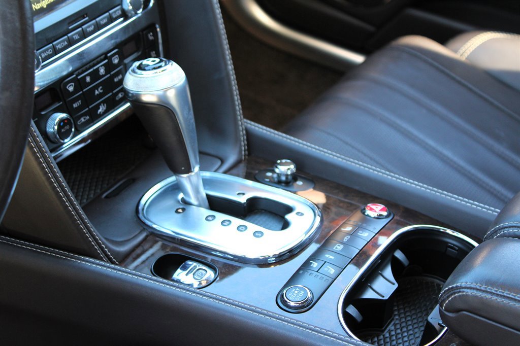 Used 2015 Bentley Flying Spur W12 image 33