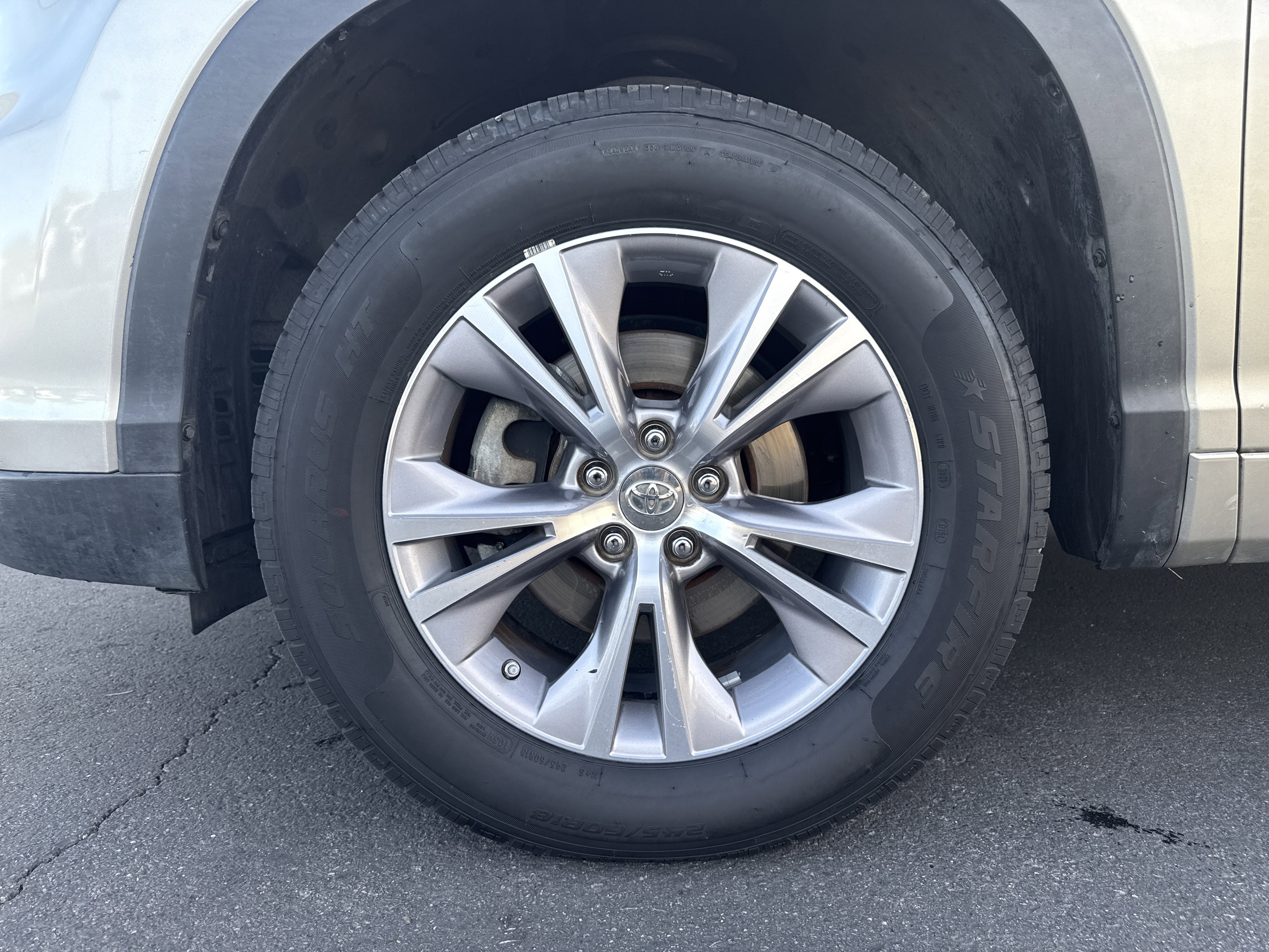 Used 2015 Toyota Highlander XLE image 5