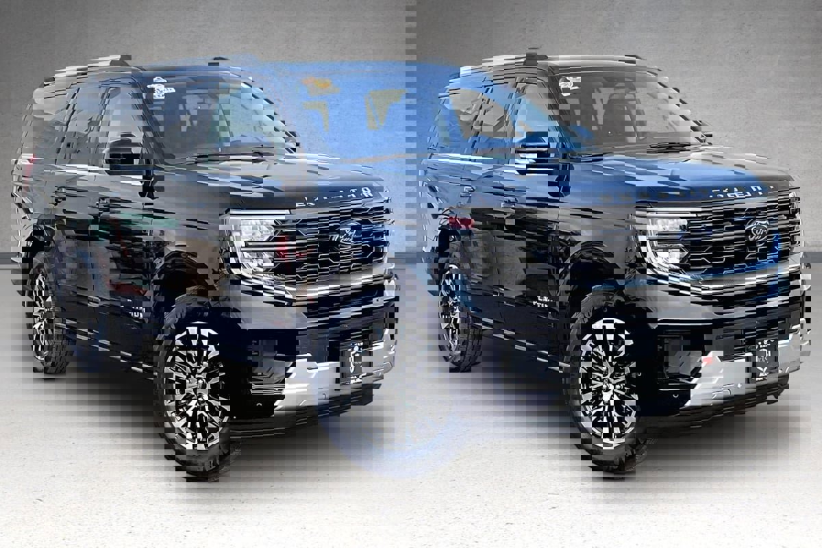 Used 2025 Ford Expedition Max Platinum image 2