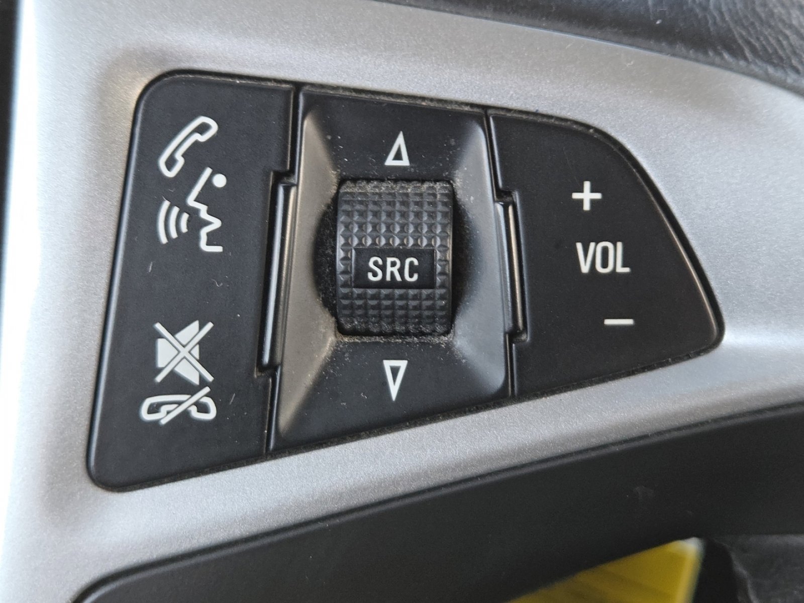 Used 2017 Chevrolet Equinox Premier w/ Enhanced Convenience Package image 29