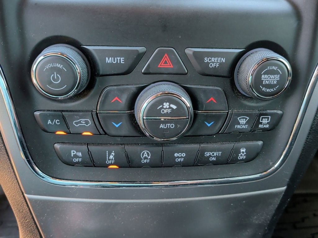 Used 2021 Jeep Grand Cherokee Laredo image 26