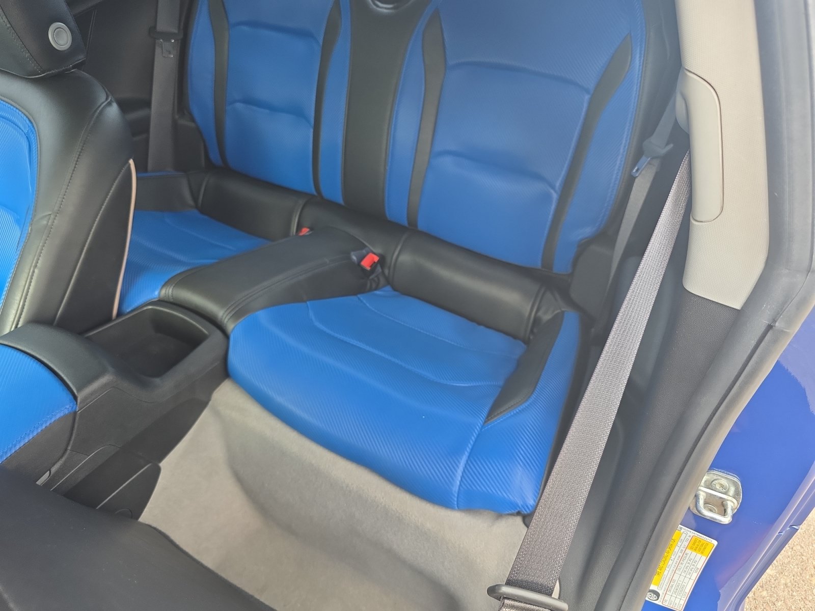 Used 2022 Chevrolet Camaro LT RWD image 17