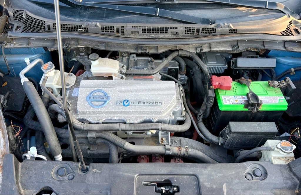 Used 2012 Nissan Leaf SL image 19