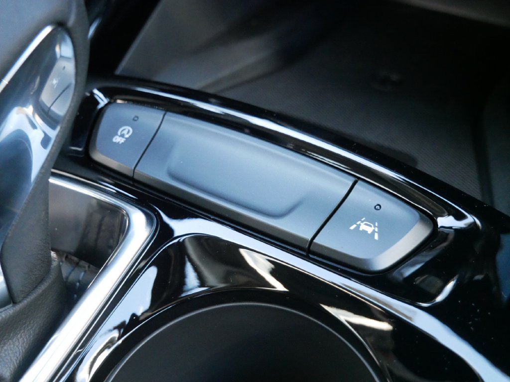 New 2026 Chevrolet Trax ACTIV w/ Sunroof Package FWD image 25