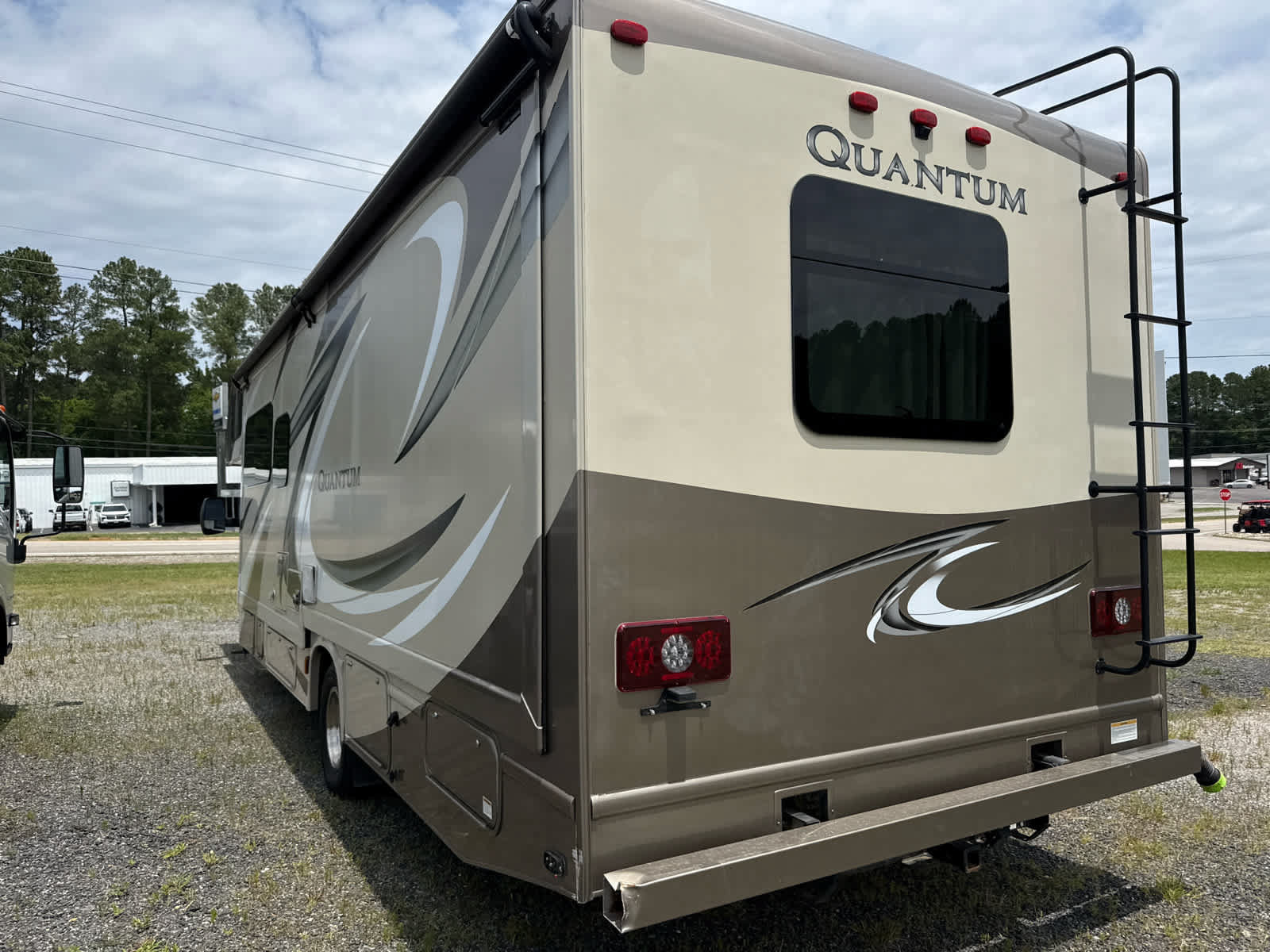 Used 2017 Ford E-450 and Econoline 450 Super Duty w/ Motorhome Prep Package RWD image 28