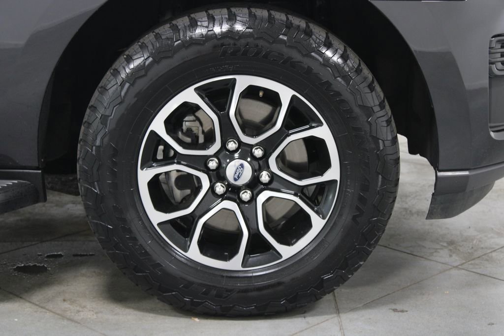 Used 2024 Ford Expedition Max XLT image 14