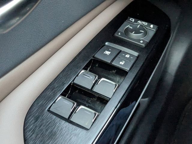 Certified 2025 Lexus ES 350 w/ Premium Package image 12