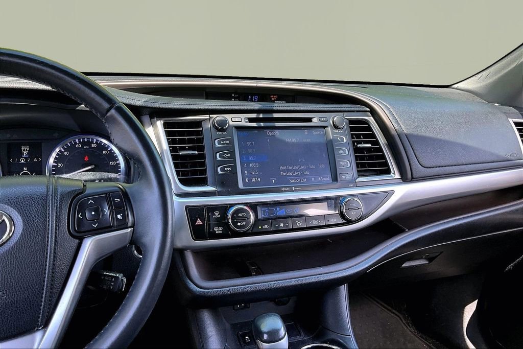 Used 2014 Toyota Highlander XLE image 9