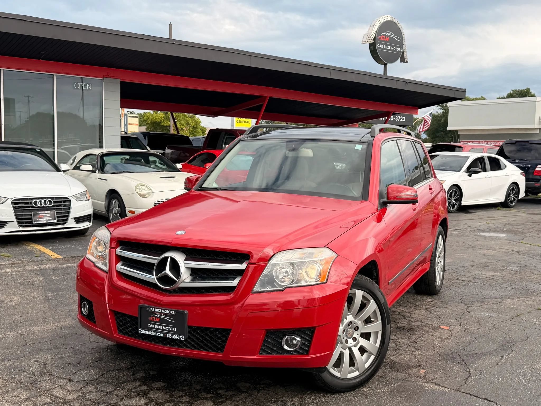 Used 2011 Mercedes-Benz GLK 350 4MATIC image 1