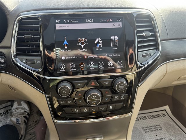 Used 2020 Jeep Grand Cherokee Overland image 35