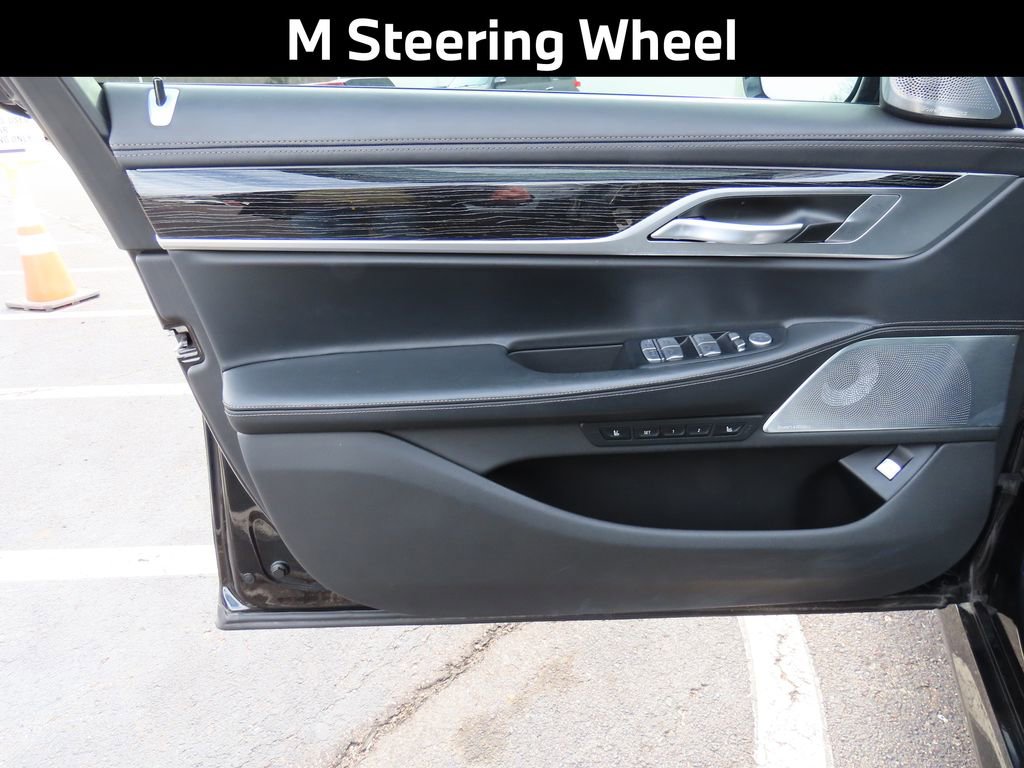 Used 2022 BMW 750i xDrive w/ Luxury Rear Seating Package image 23