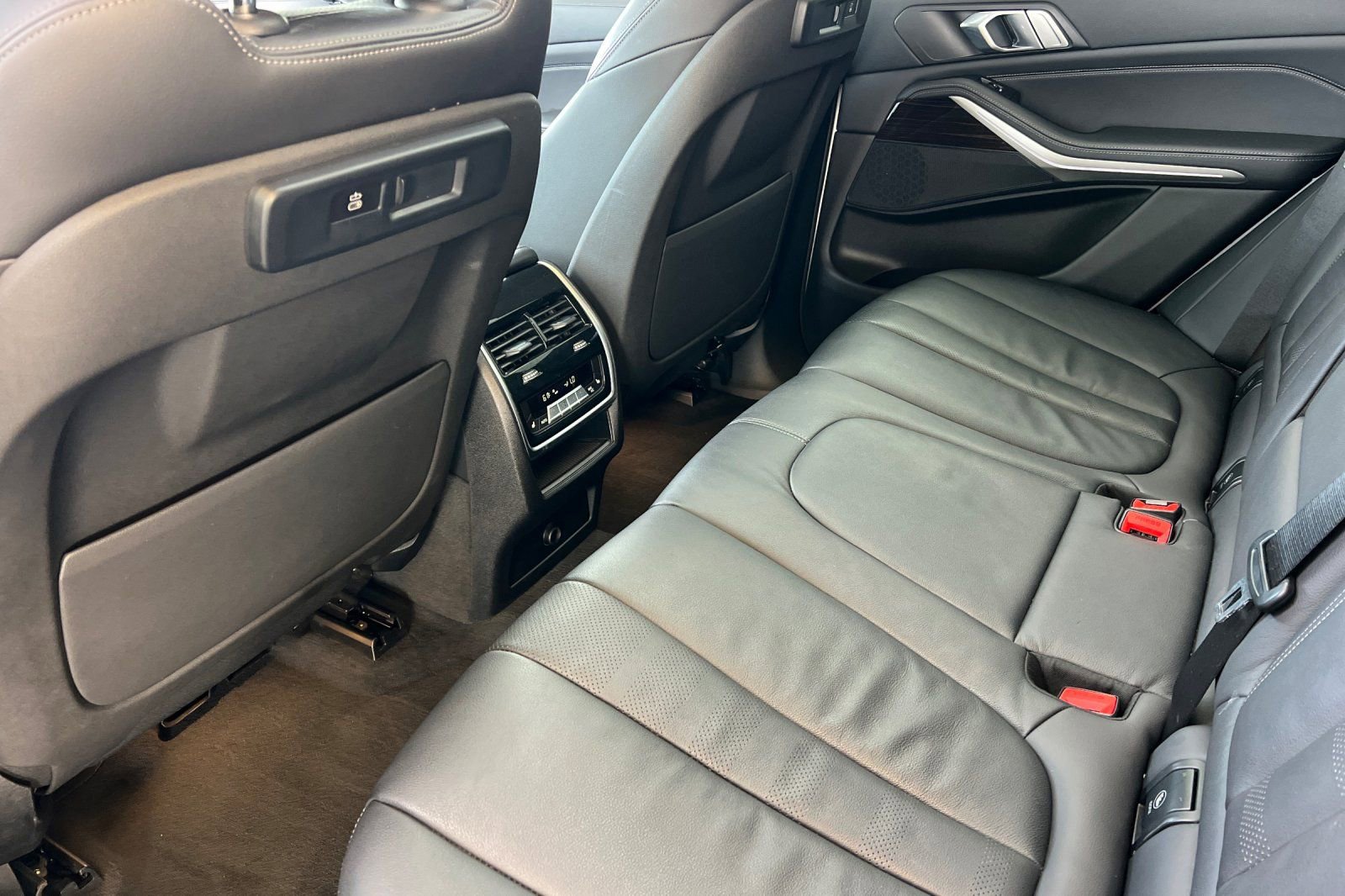 Used 2020 BMW X5 xDrive40i w/ Premium Package image 14