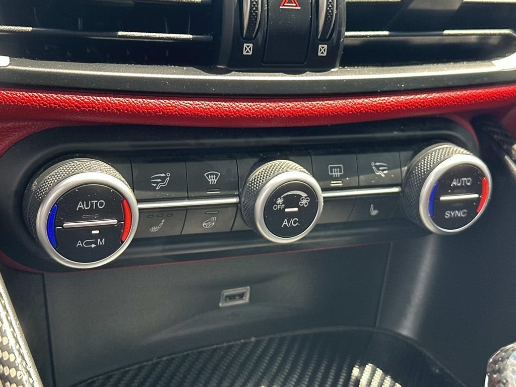 Used 2019 Alfa Romeo Giulia AWD w/ Quick Order Package 22J Sport image 22