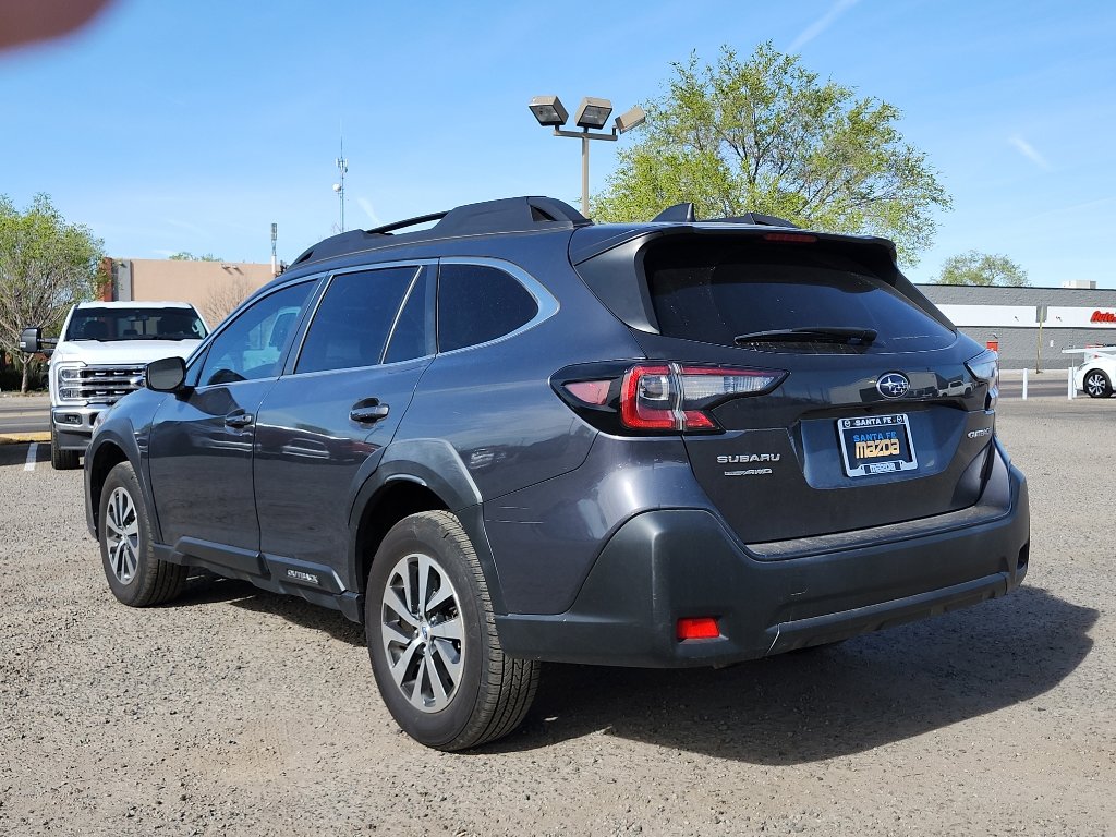 Used 2024 Subaru Outback Premium AWD/4WD image 8