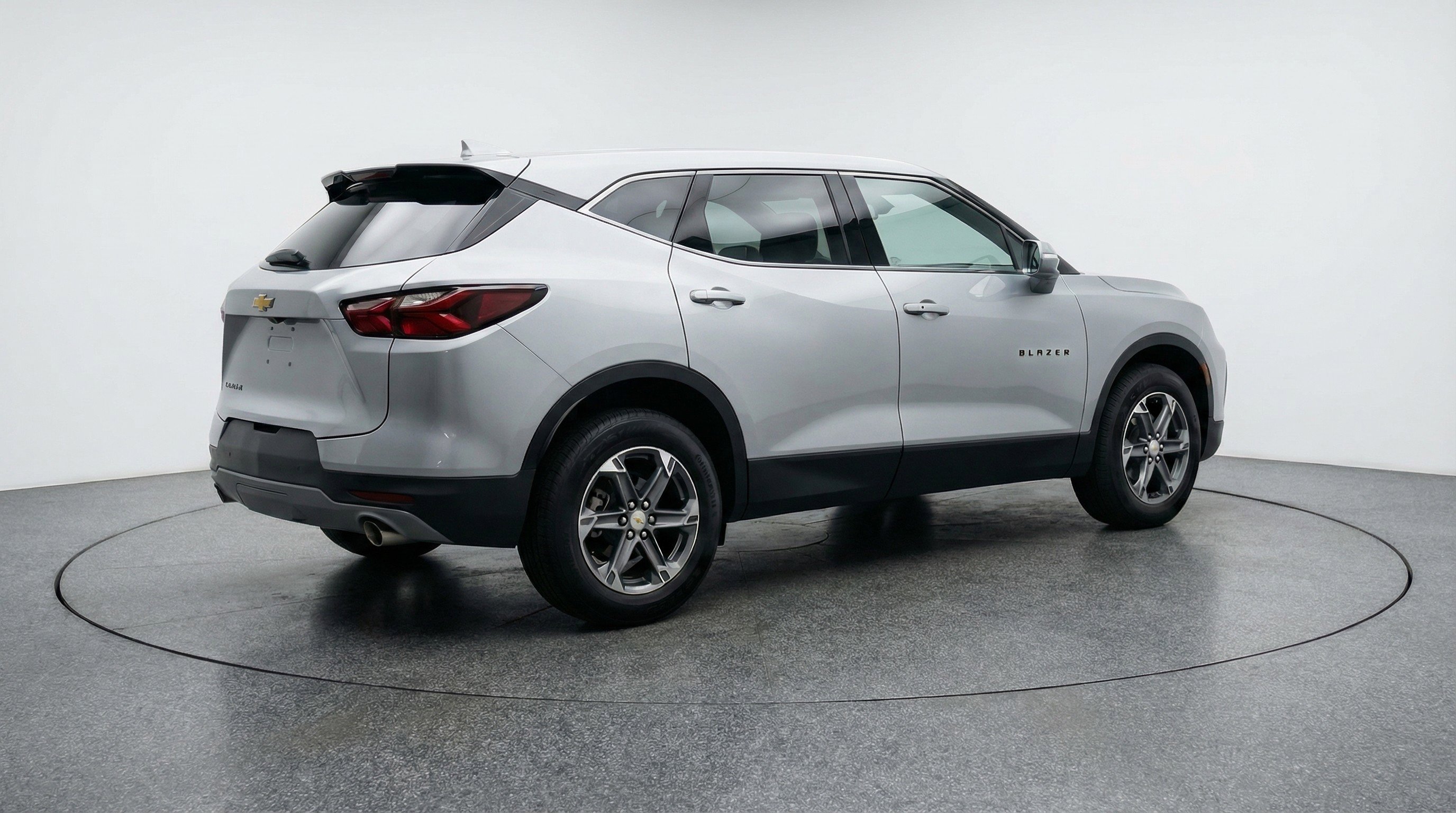 Used 2025 Chevrolet Blazer LT FWD image 9