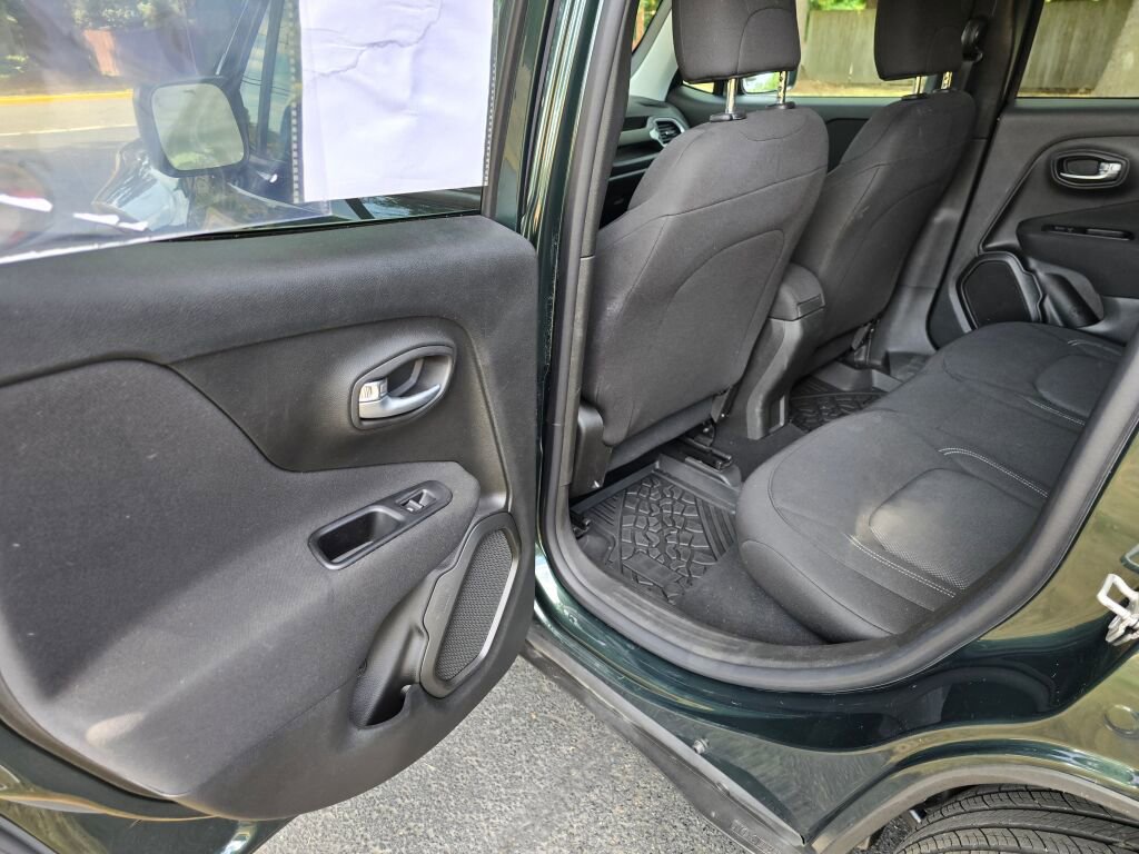 Used 2021 Jeep Renegade Sport image 19