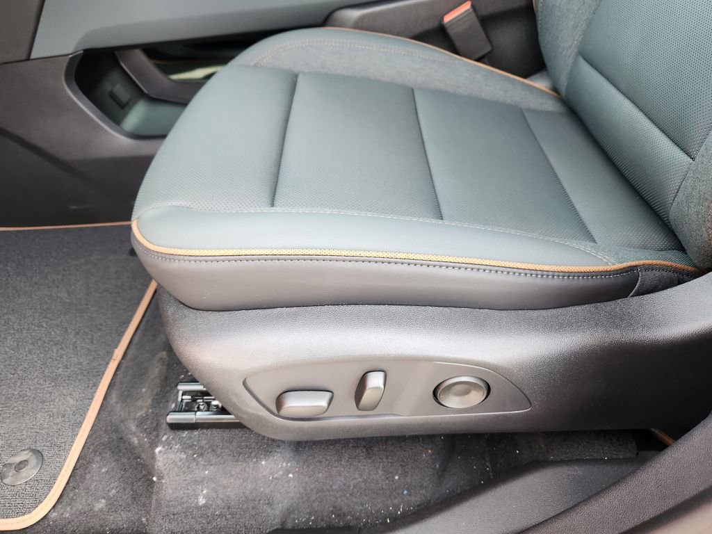 New 2026 GMC Acadia AT4 w/ Luxury Package image 14