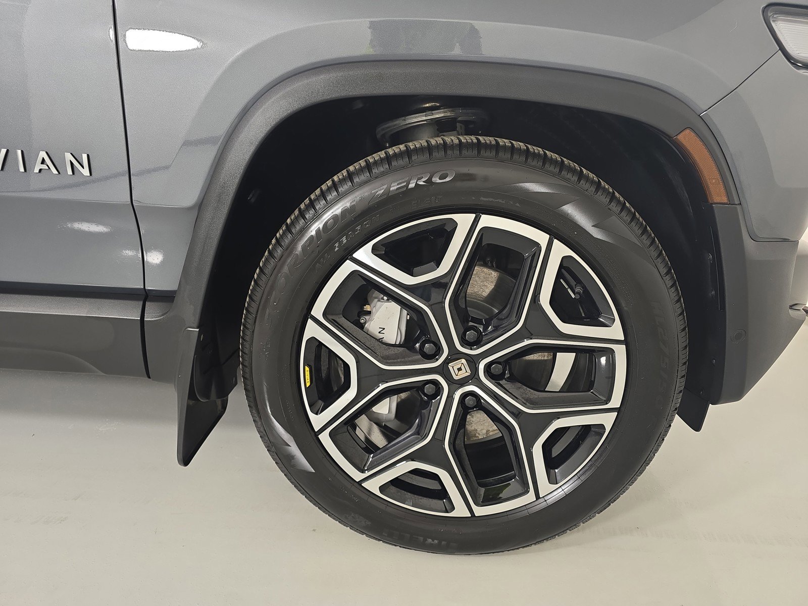 Used 2025 Rivian R1T Adventure AWD/4WD image 11