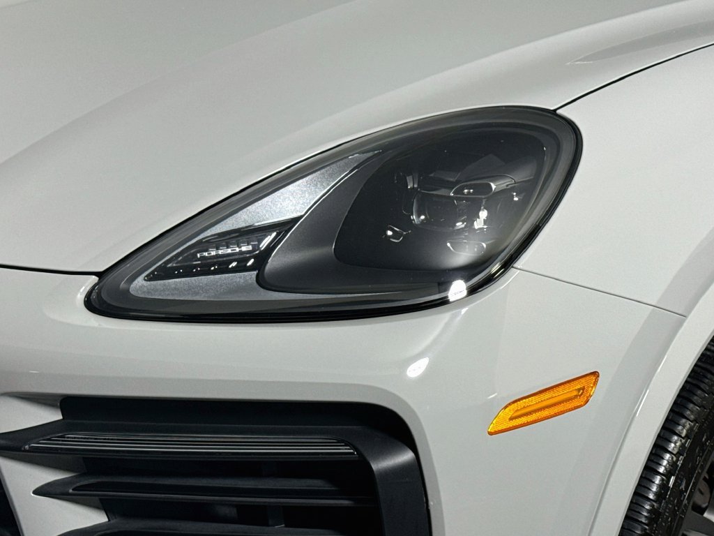 Certified 2023 Porsche Cayenne AWD/4WD image 27