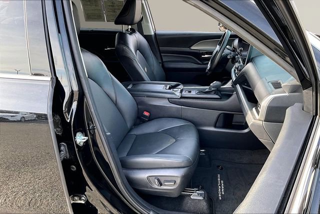 Used 2024 Toyota Grand Highlander XLE image 25