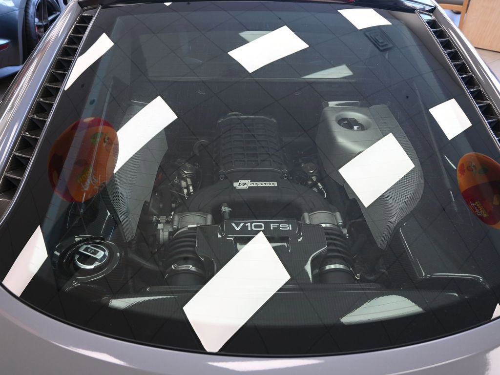 Used 2010 Audi R8 V10 image 24