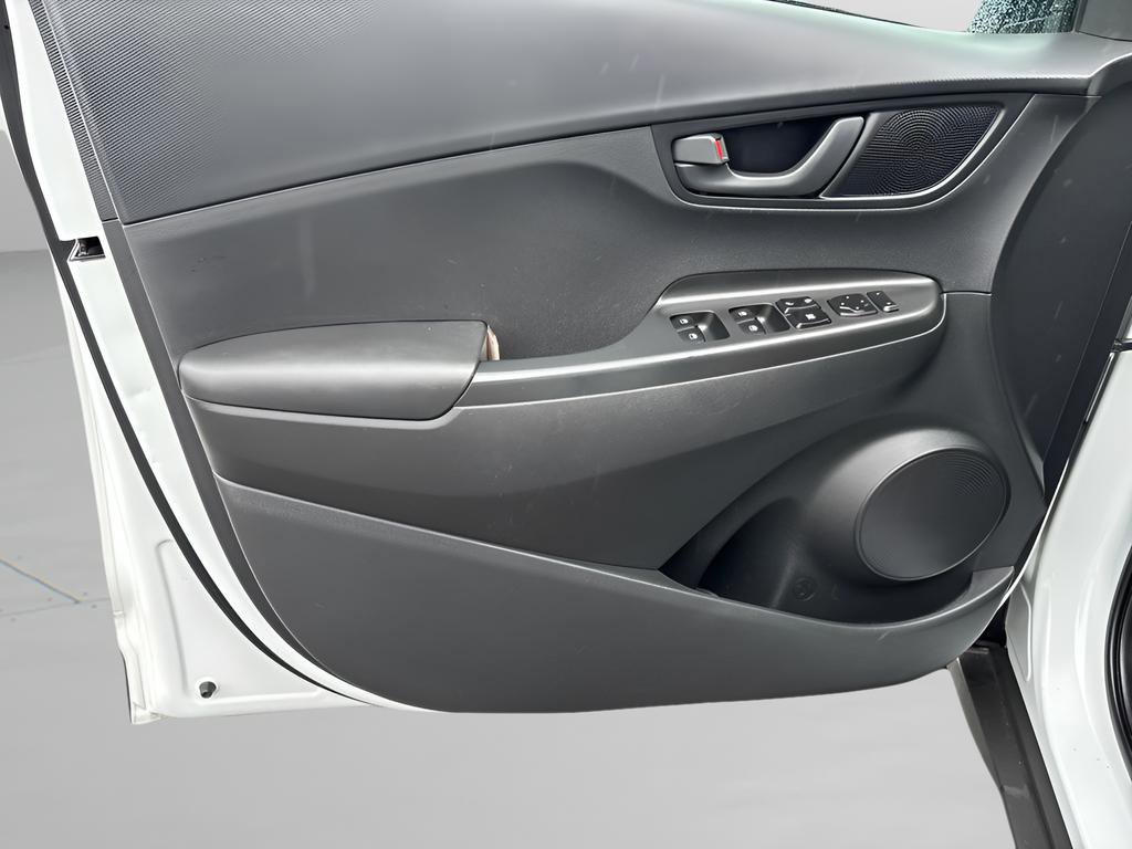 Used 2021 Hyundai Kona SEL w/ Cargo Package image 11