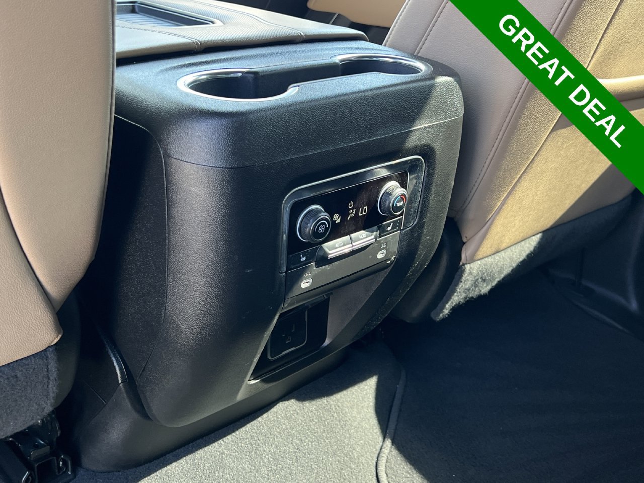 Used 2024 Chevrolet Tahoe Premier AWD/4WD image 27