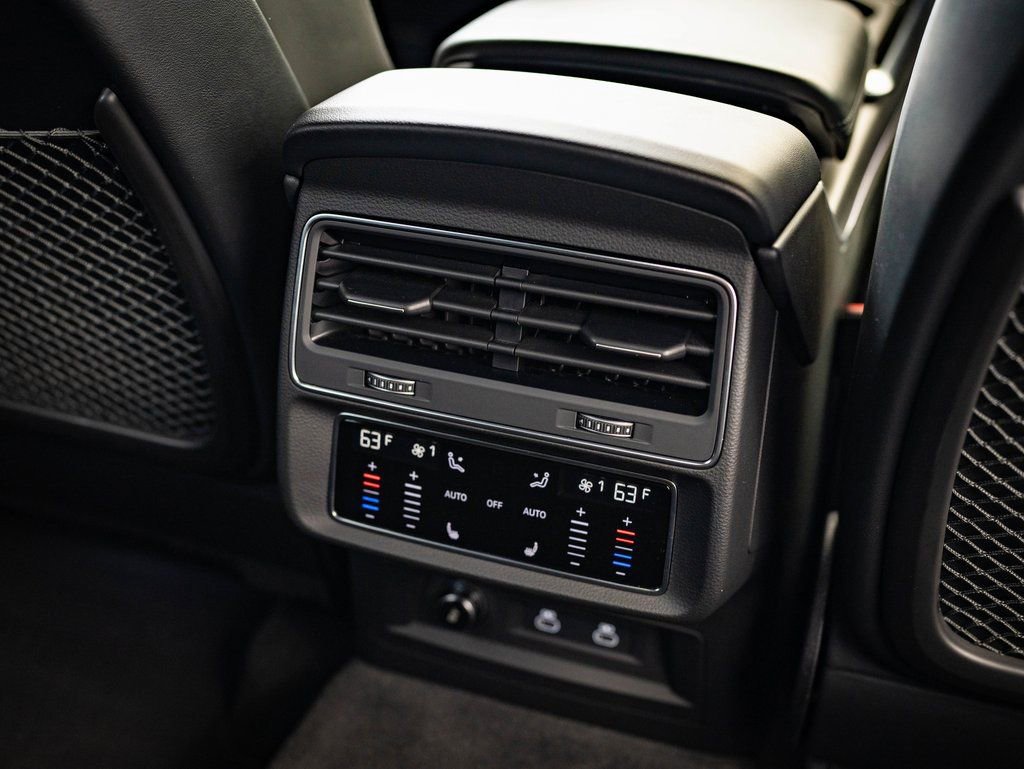 Certified 2024 Audi RS Q8 image 39