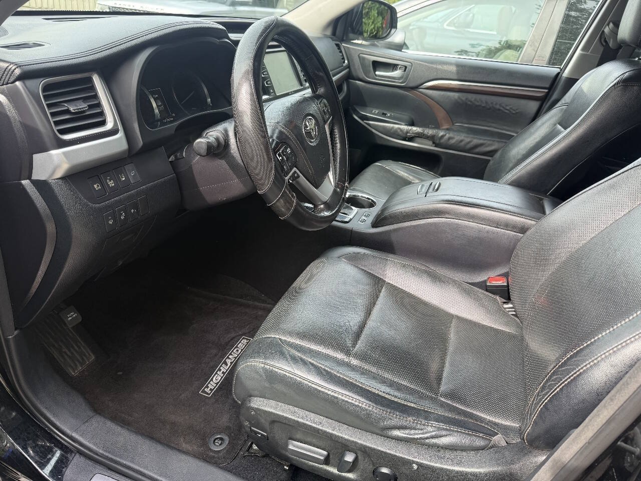 Used 2015 Toyota Highlander Limited Platinum AWD/4WD image 8
