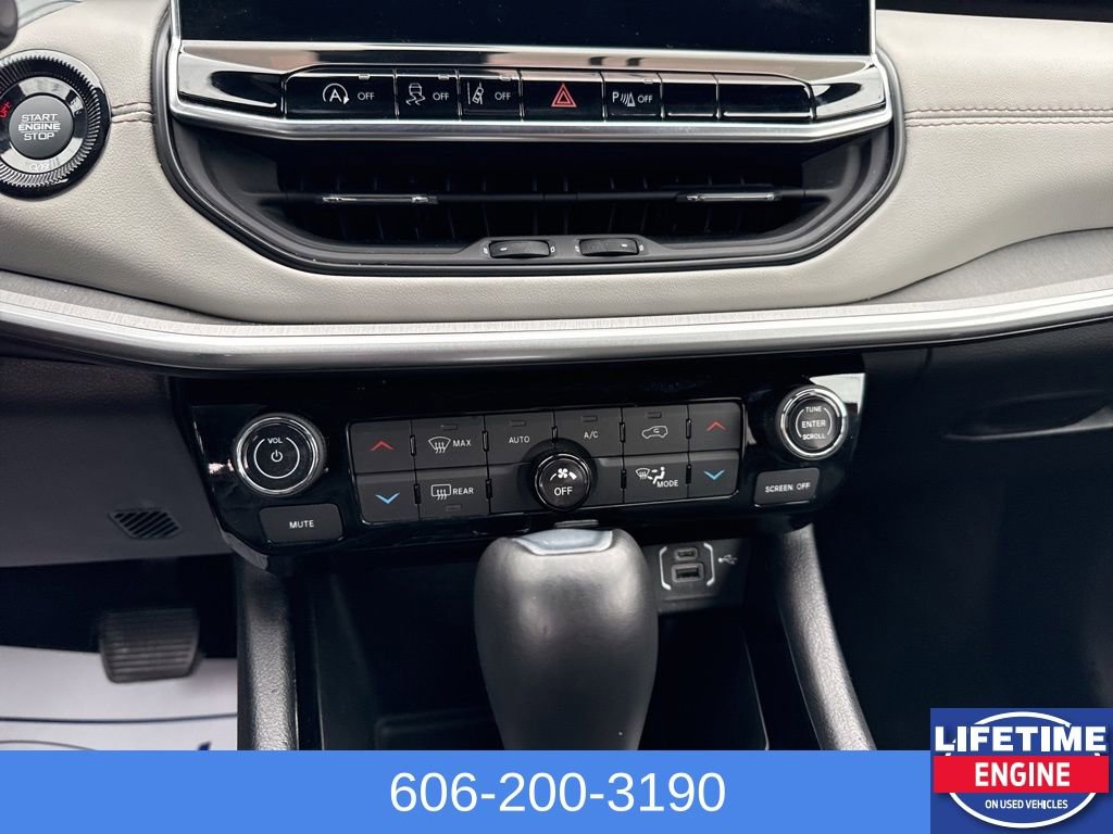 Used 2025 Jeep Compass Limited AWD/4WD image 19