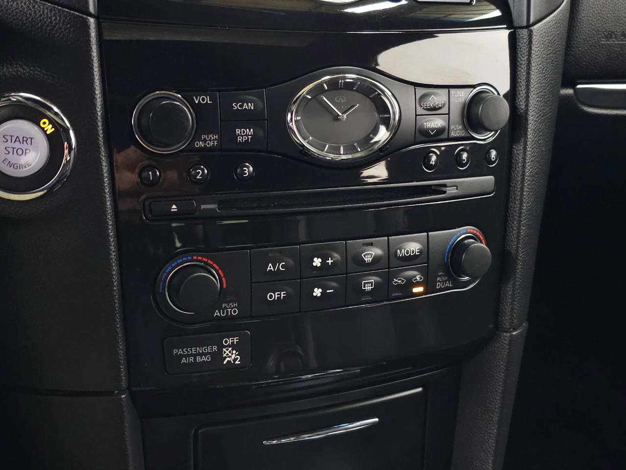 Used 2016 INFINITI QX70 AWD w/ Premium Package image 29