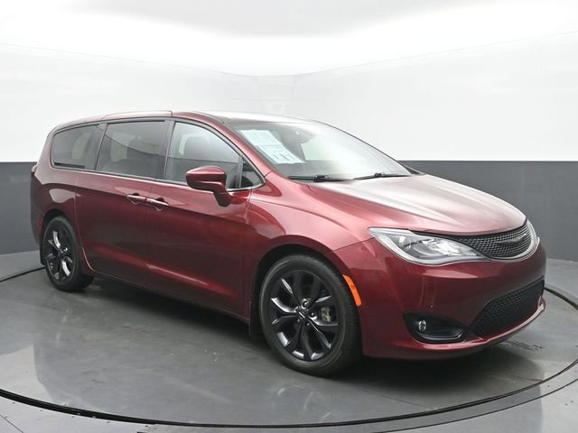 Used 2020 Chrysler Pacifica Touring w/ S Appearance Package FWD image 7