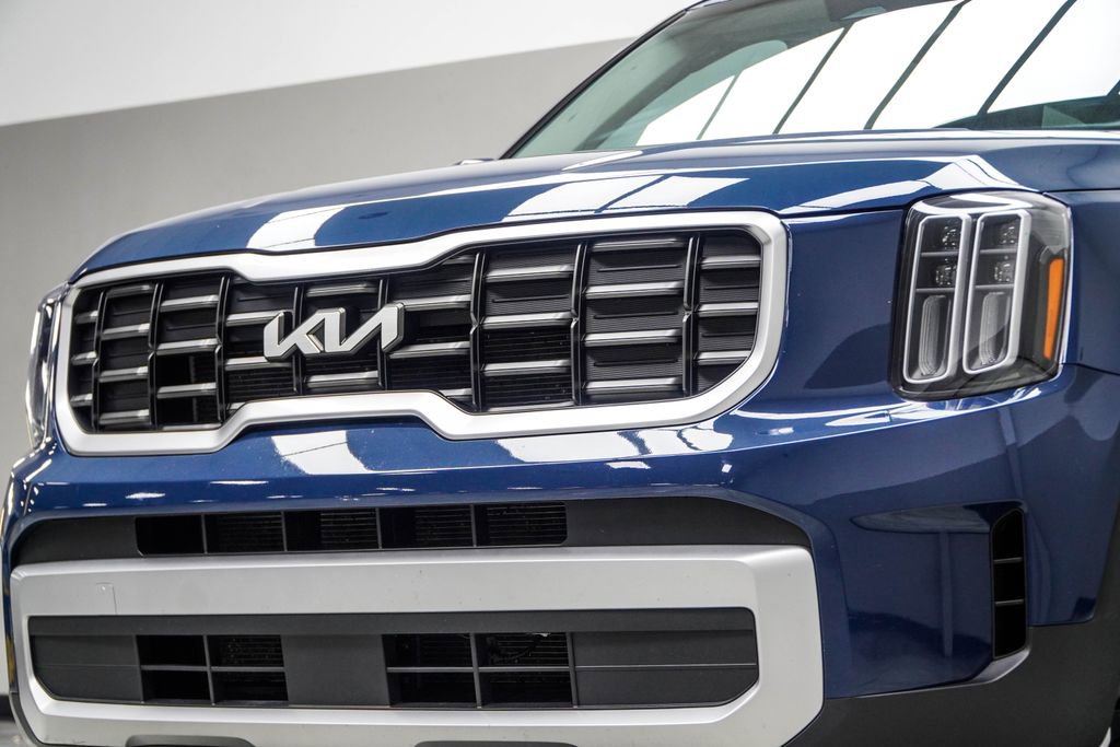 Used 2023 Kia Telluride S w/ S Sunroof Package AWD/4WD image 2