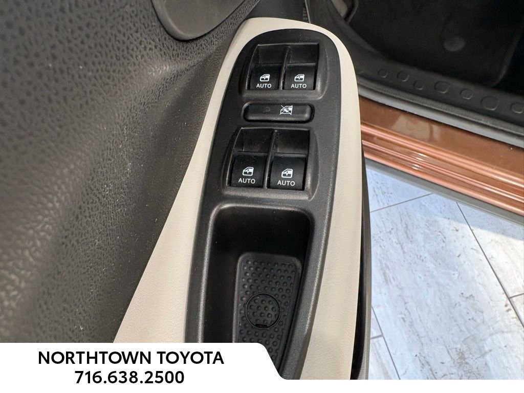 Used 2018 FIAT 500L Trekking w/ Urbana Appearance Package image 26