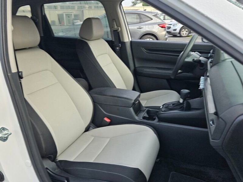 Used 2025 Honda CR-V LX image 18