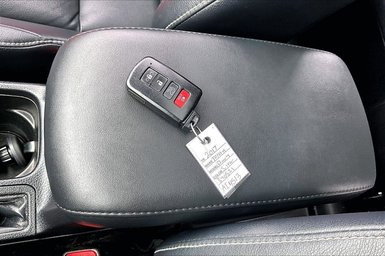 Used 2017 Toyota RAV4 Limited w/ Advanced Technology Package image 11