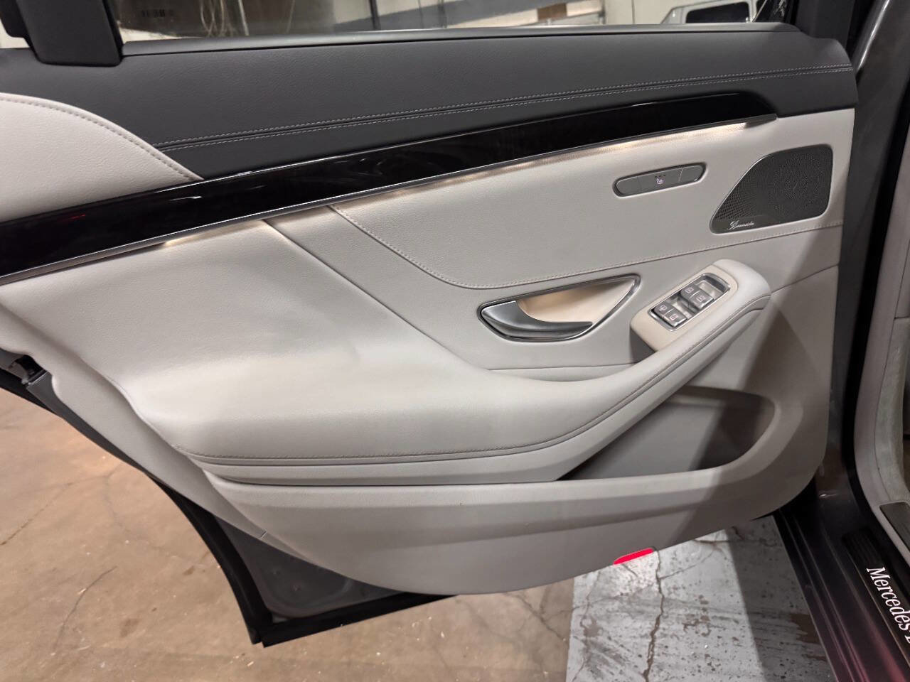 Used 2015 Mercedes-Benz S 550 4MATIC Sedan image 33