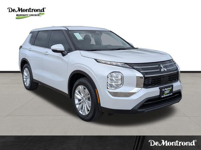 New 2026 Mitsubishi Outlander ES FWD image 3