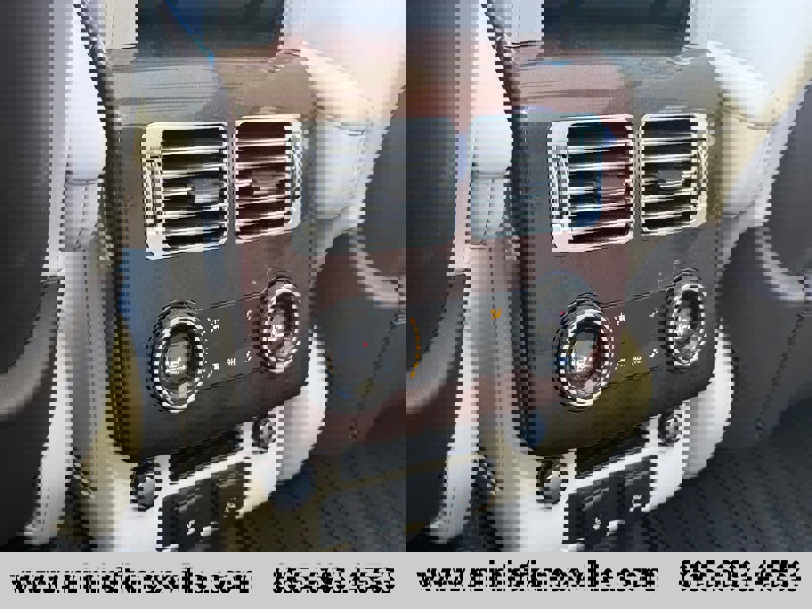 Used 2020 Land Rover Range Rover HSE image 17