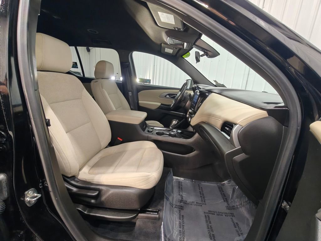 Used 2022 Chevrolet Traverse LT image 23