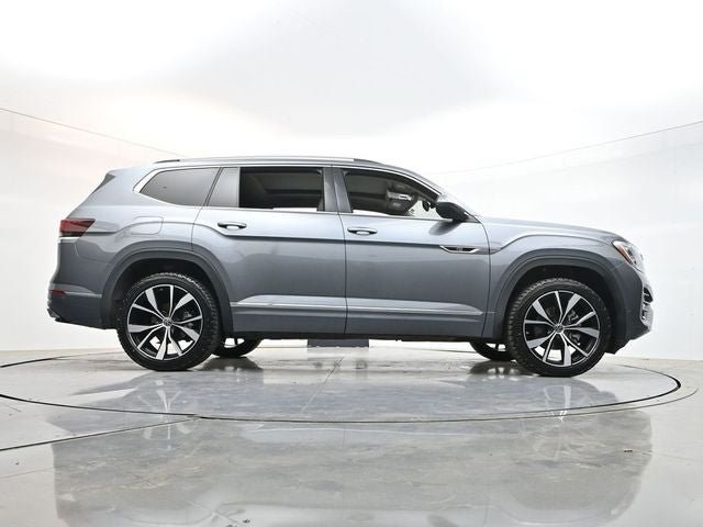 Used 2024 Volkswagen Atlas SEL Premium R-Line AWD/4WD image 38