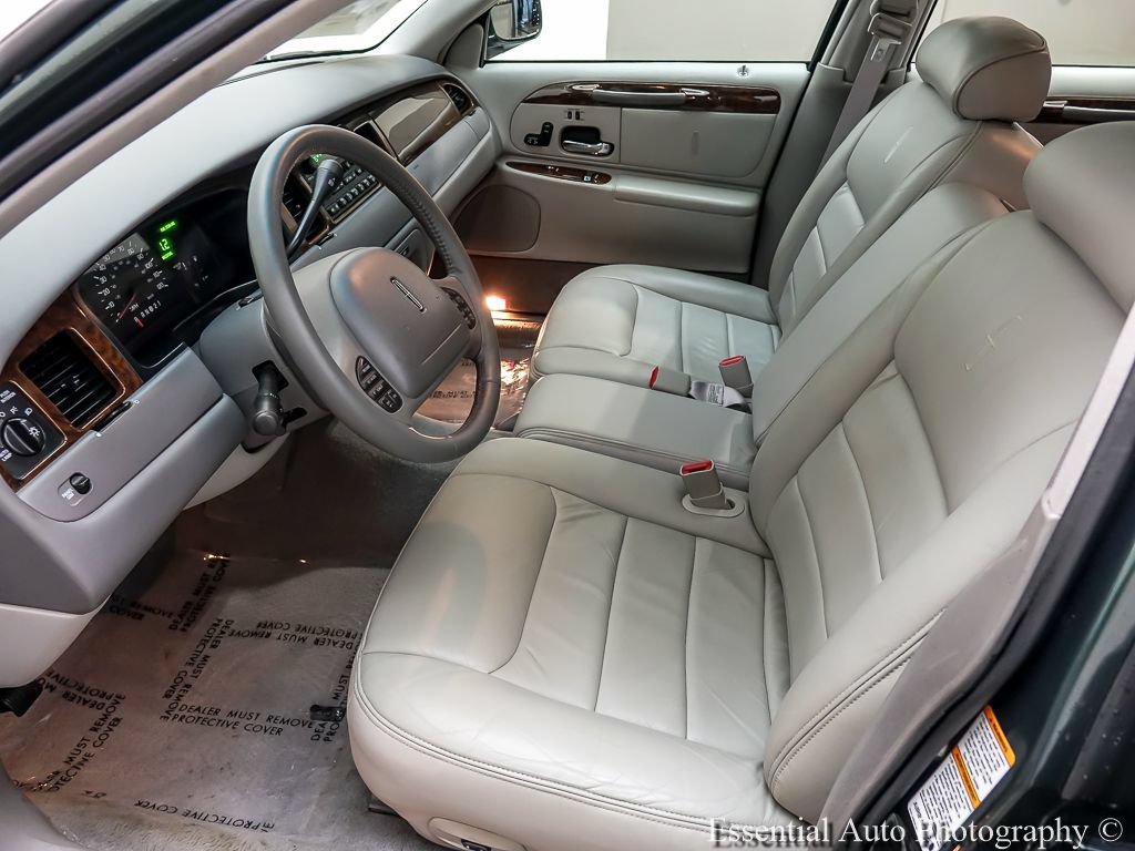 Used 1999 Lincoln Town Car Signature RWD image 9