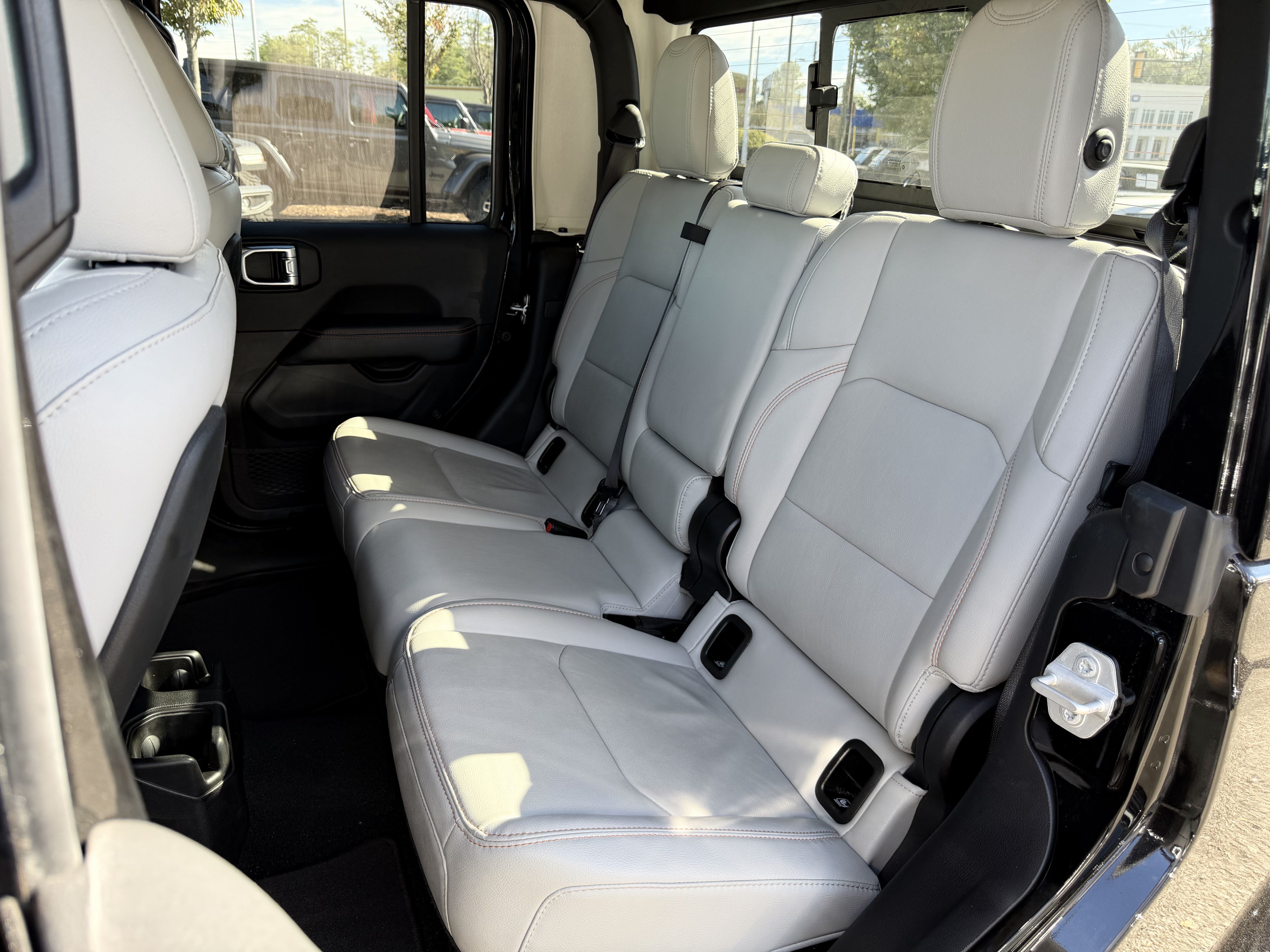 Used 2023 Jeep Gladiator Mojave w/ Cold Weather Group AWD/4WD image 33