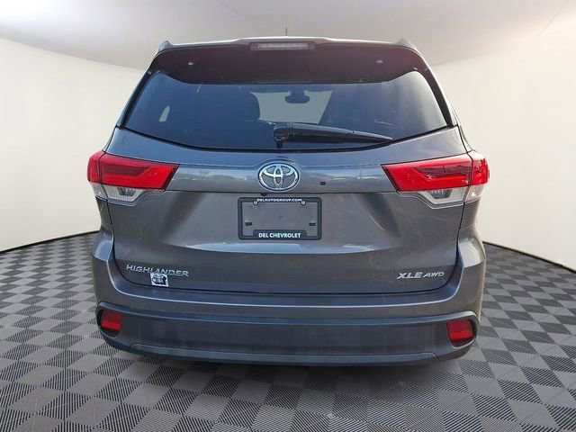 Used 2019 Toyota Highlander XLE AWD/4WD image 5