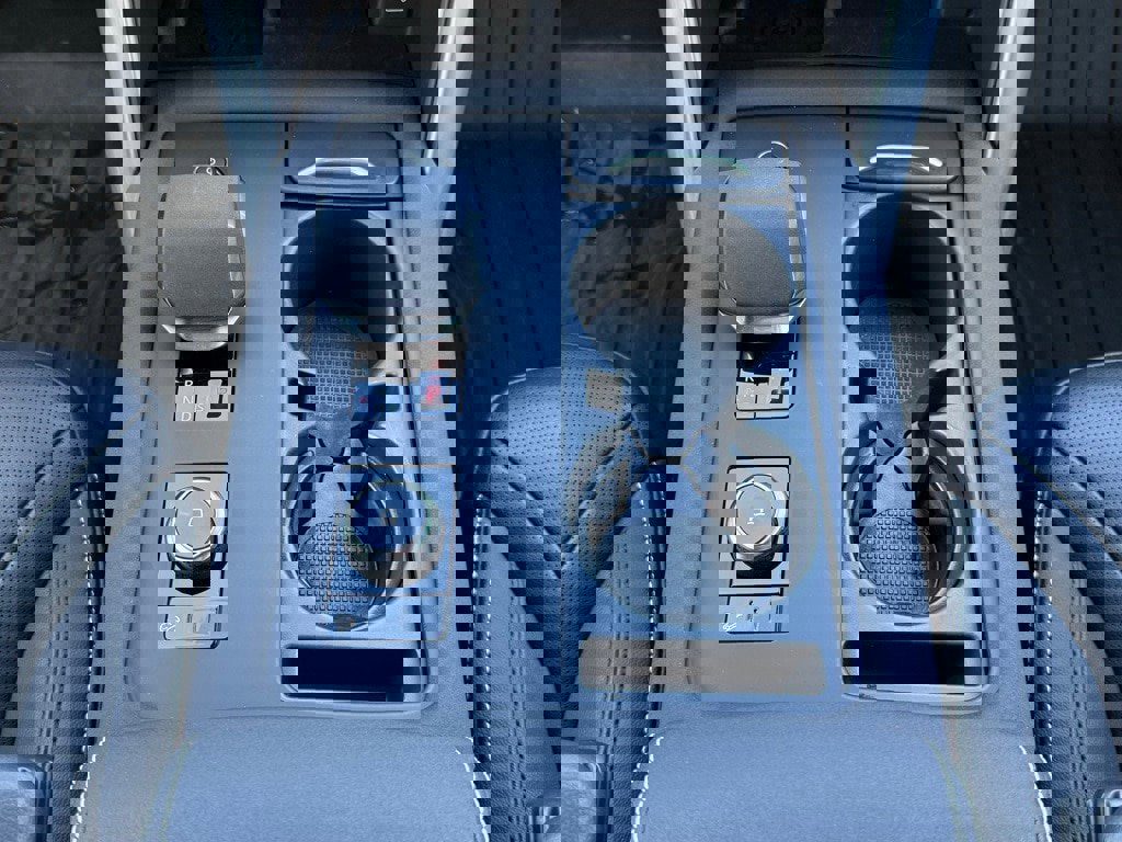 Certified 2025 Land Rover Discovery Dynamic SE image 21