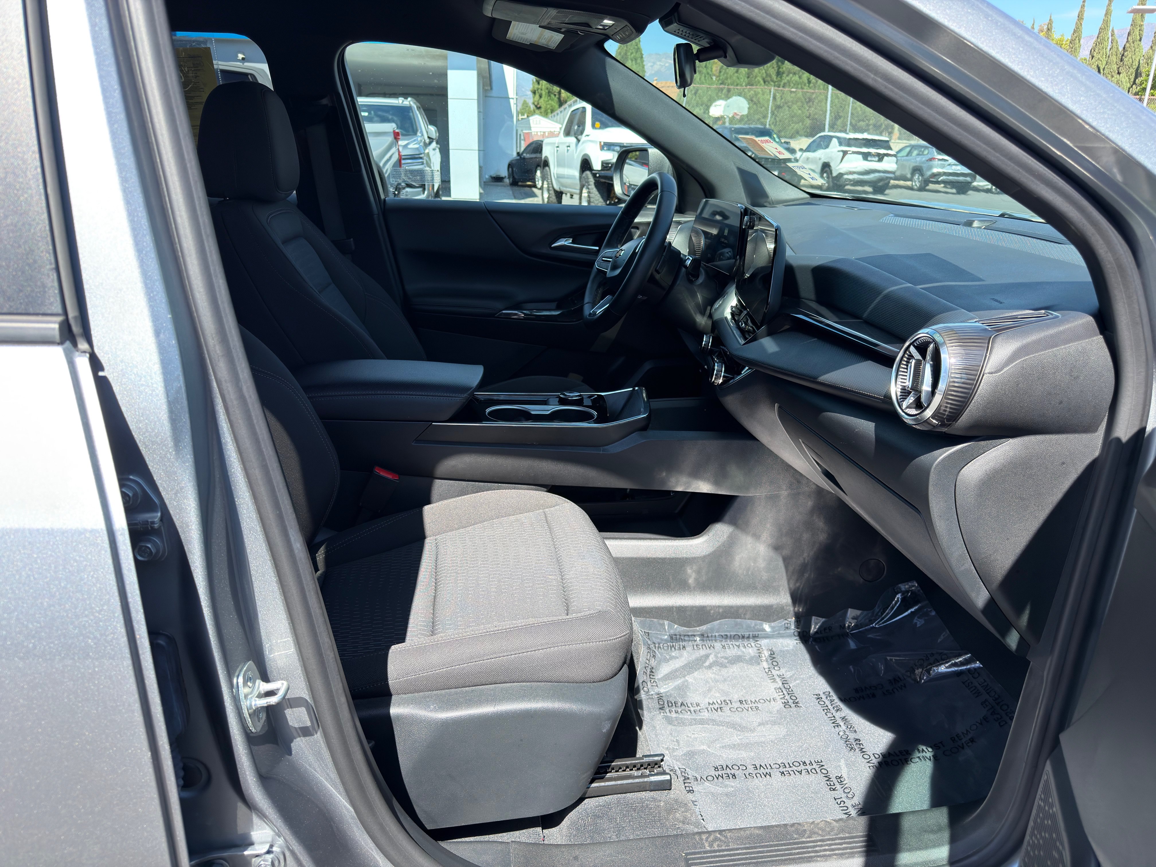 Used 2026 Chevrolet Equinox LT FWD image 10