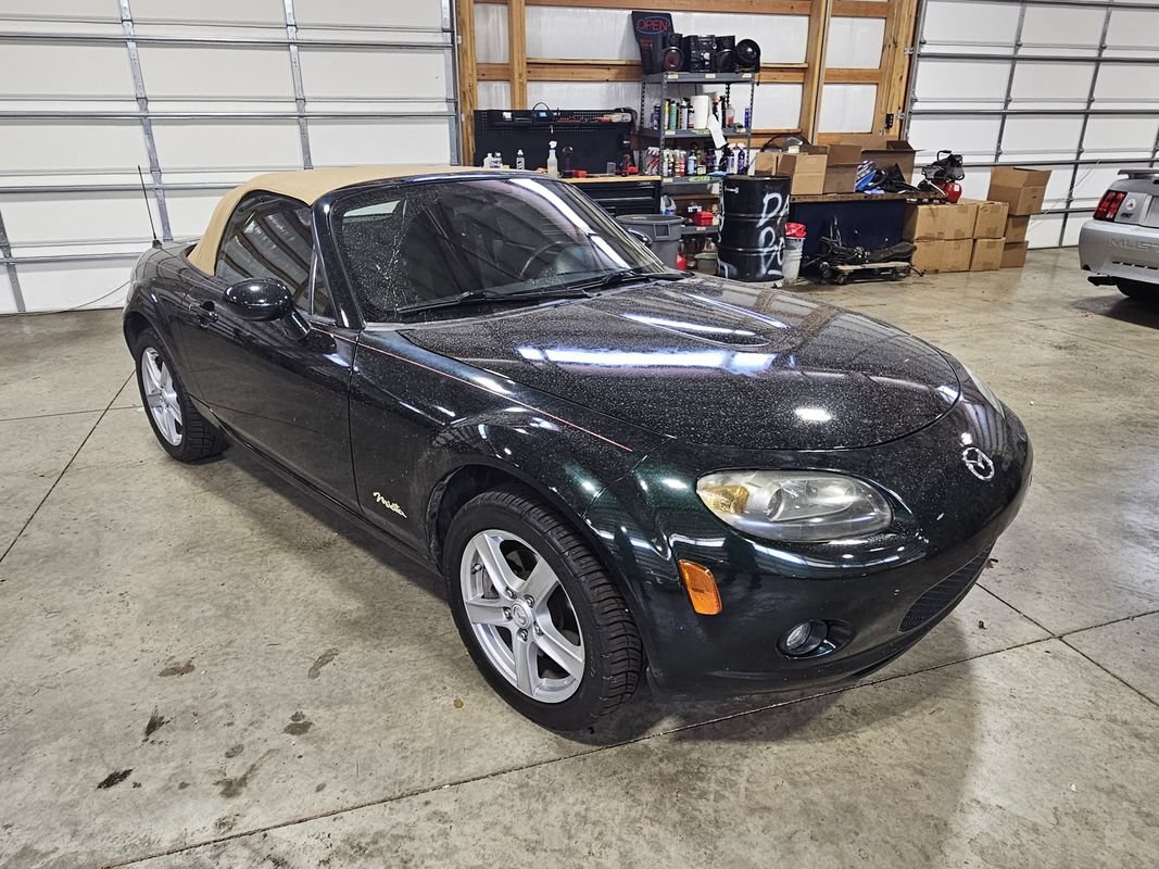 Used 2008 MAZDA MX-5 Miata Sport RWD image 10