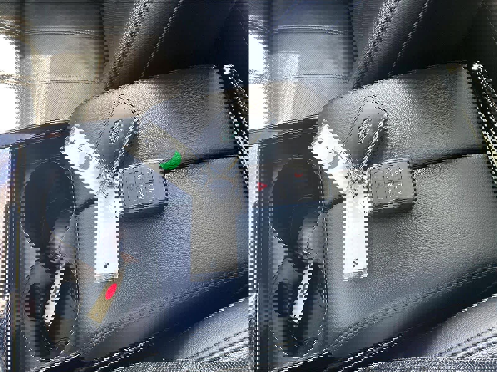 Used 2023 Land Rover Range Rover Evoque R-Dynamic S image 30