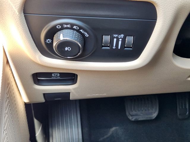 Certified 2025 Jeep Grand Cherokee L Limited image 23