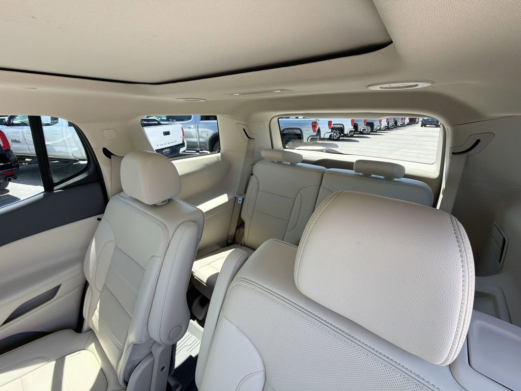 Used 2023 GMC Acadia Denali w/ Denali Ultimate Package image 15
